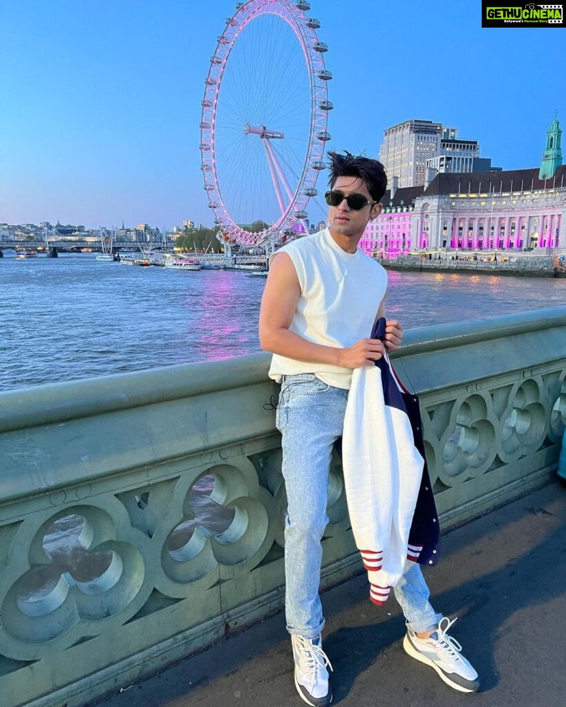 Abhishek Kumar Instagram - “ Live Love London “ ❤️😍 London, United Kingdom
