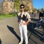 Abhishek Kumar Instagram - Hardwork : No one cares ☝️ Success : Everyone stares ✌️ . . . #Shooting #Udaariyaan #londondiaries #AbhishekKumar #AmrikSinghVirk #outdoor #shoots #London #glasgow Park District, Glasgow
