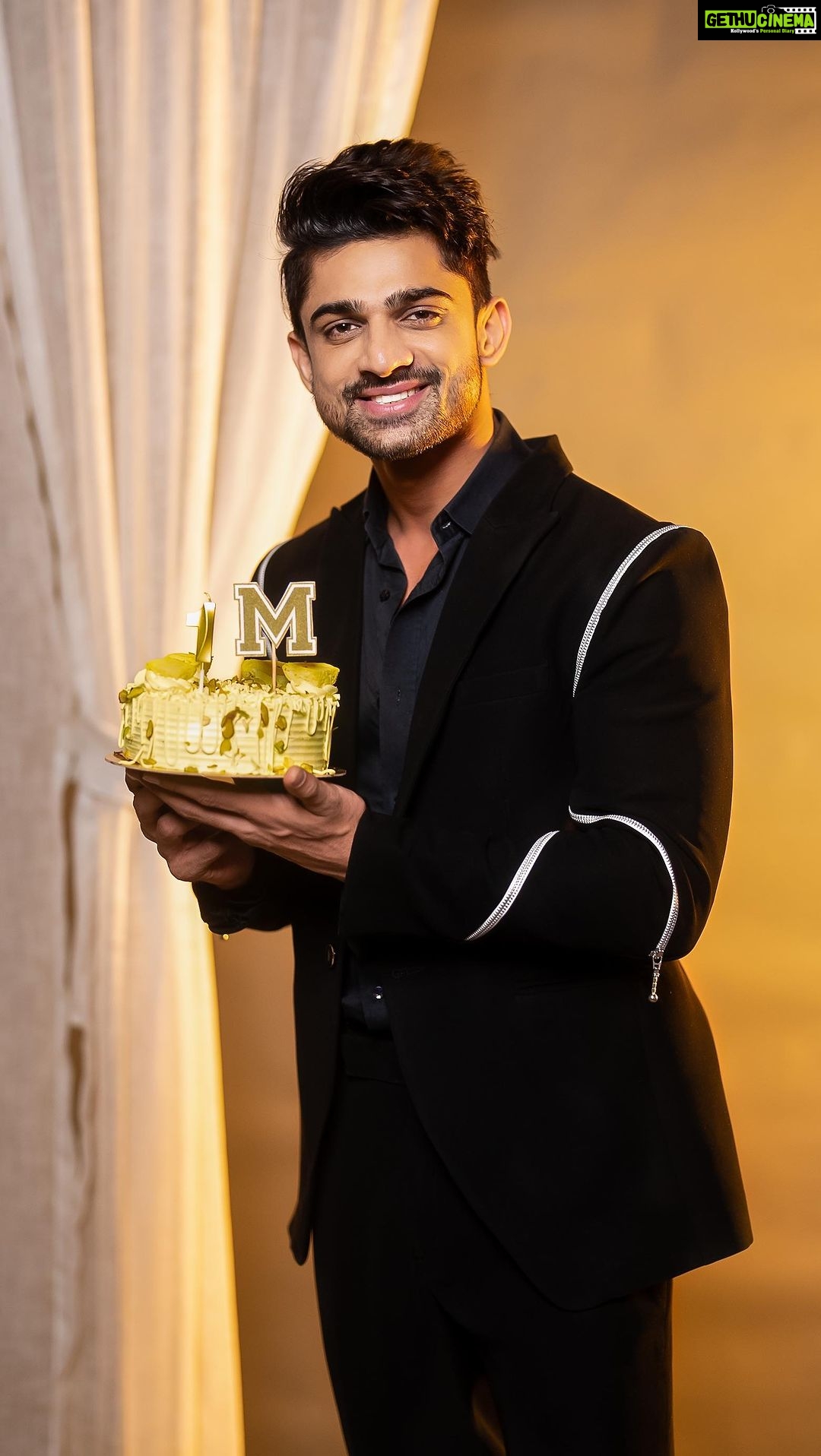 Abhishek Kumar - 507K Likes - Finally 1 million completed , thanku everyone for supporting me in this journey…
.
Style by- @thekaurstory17
Outfit by- @terzeebyzeeshanazamali
.
#abhishekkumar #abhishekavengers #1million #bb17 #colorstv #jiocinema