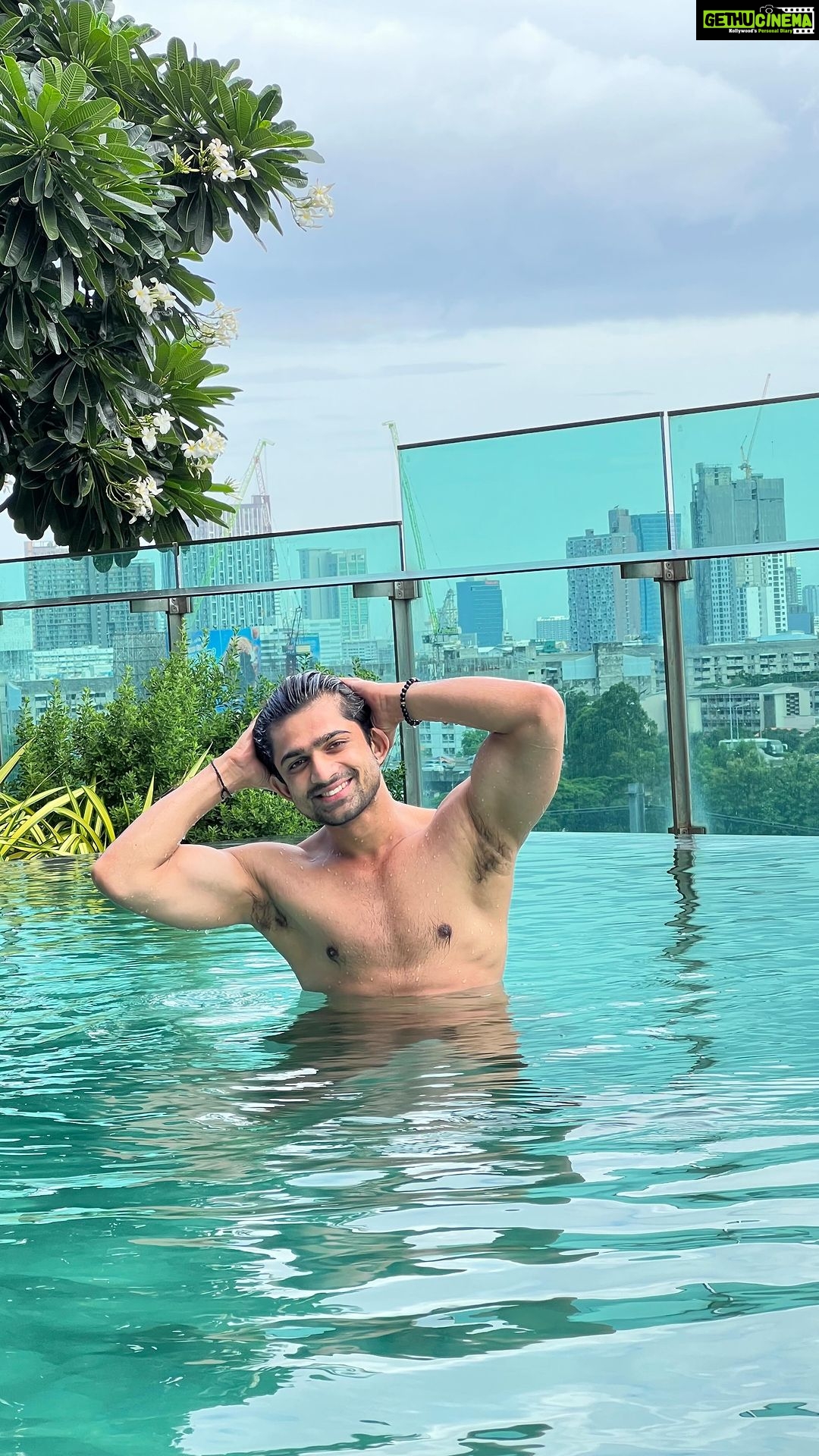 Abhishek Kumar - 397.8K Likes - Kuch pal masti ke bigg boss ke ghr walo ke sang
.
.
#abhishekkumar #bb17 #colorstv #jiocinema