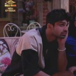 Abhishek Kumar Instagram - Wo zindagi samajne mei laga hua tha Wo usse duniya samja gayi ❤️ . Style by- @thekaurstory17 Outfit by- @blamblack_clothing . #abhishekkumar #bb17 #jiocinema #colorstv