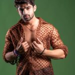 Abhishek Kumar Instagram - Mehnta Rang Laangiyaan 🤞🔥💪 Shirt : @larouge4all Studio : @influencer.city08
