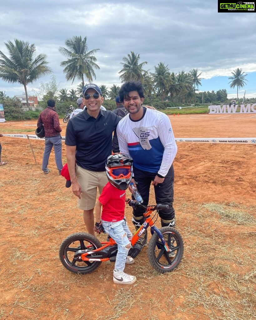 Abijeet Duddala Instagram - Today was a fun day at the GS Trophy Qualifier.. Had some fun didn't take it too seriously. Met some old friends and very talented young man Ayaan, and his proud Dad @krisdaz 🔥 Bangalore, India