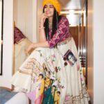 Adah Sharma Instagram - Sometimes when I close my eyes.................. I can't see 🤣🤣🤣🤣 👗 @manisha_khandwal_kore 💇‍♀️@snehal_uk Outfit by @house_of_jama Jewellery by @anupa_tulsi_jewellers 📸 @niranjanpat for the indoor pics Makeup by talented #StarKidRadhaSharma @adah_ki_radha Some pics @snehal_uk the stage pics I don't know who clicked 😬 #100YearsOfAdahSharma #adahsharma Pune, Maharashtra