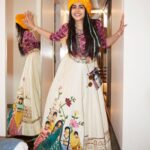 Adah Sharma Instagram - Sometimes when I close my eyes.................. I can't see 🤣🤣🤣🤣 👗 @manisha_khandwal_kore 💇‍♀️@snehal_uk Outfit by @house_of_jama Jewellery by @anupa_tulsi_jewellers 📸 @niranjanpat for the indoor pics Makeup by talented #StarKidRadhaSharma @adah_ki_radha Some pics @snehal_uk the stage pics I don't know who clicked 😬 #100YearsOfAdahSharma #adahsharma Pune, Maharashtra