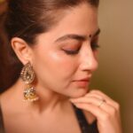 Aditi Bhatia Instagram - 🔌 @dhruvipanchallabel @aquamarine_jewellery