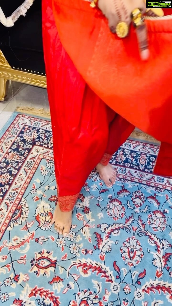 Afsana Khan Instagram - करवा चौथ Mubarak everyone ❤️🧿 Love @saajzofficial 🧿❤️ Outfit @curvclassic ❤️ Makeup @jasleenmakeup Hair @hairartistmika Chandigarh, India