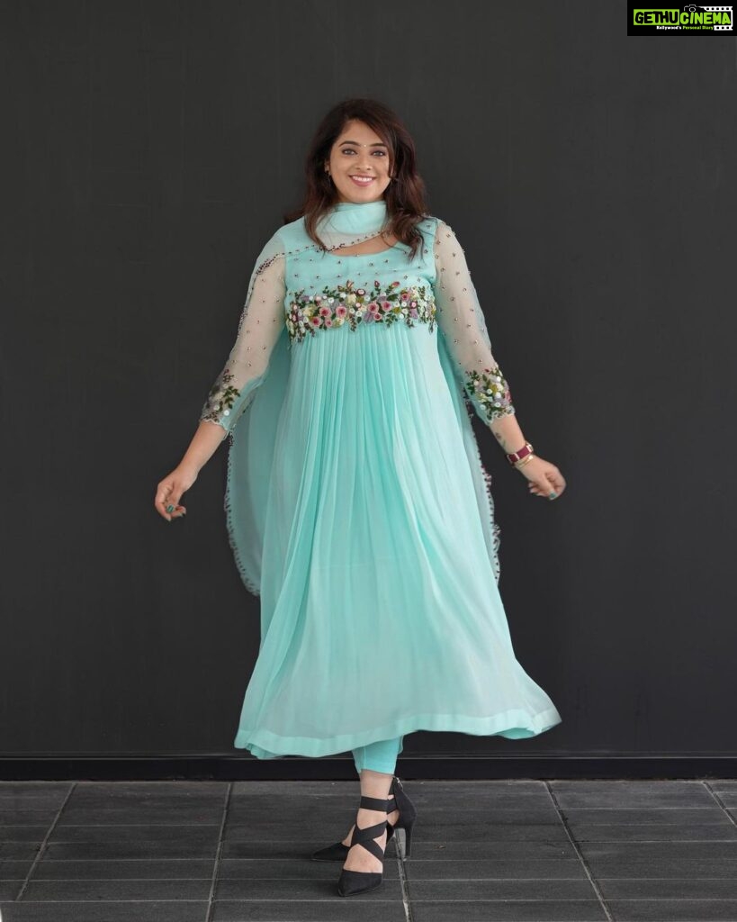 Aima Rosmy Sebastian Instagram - Radiate elegance and femininity … Fusion of style and sophistication ✨ Wearing @tazzels3 👗 📸 @vineethphotos . . . . . #fashion #insta #instafashion #trending Muweillah Comercial, Sharjah UAE