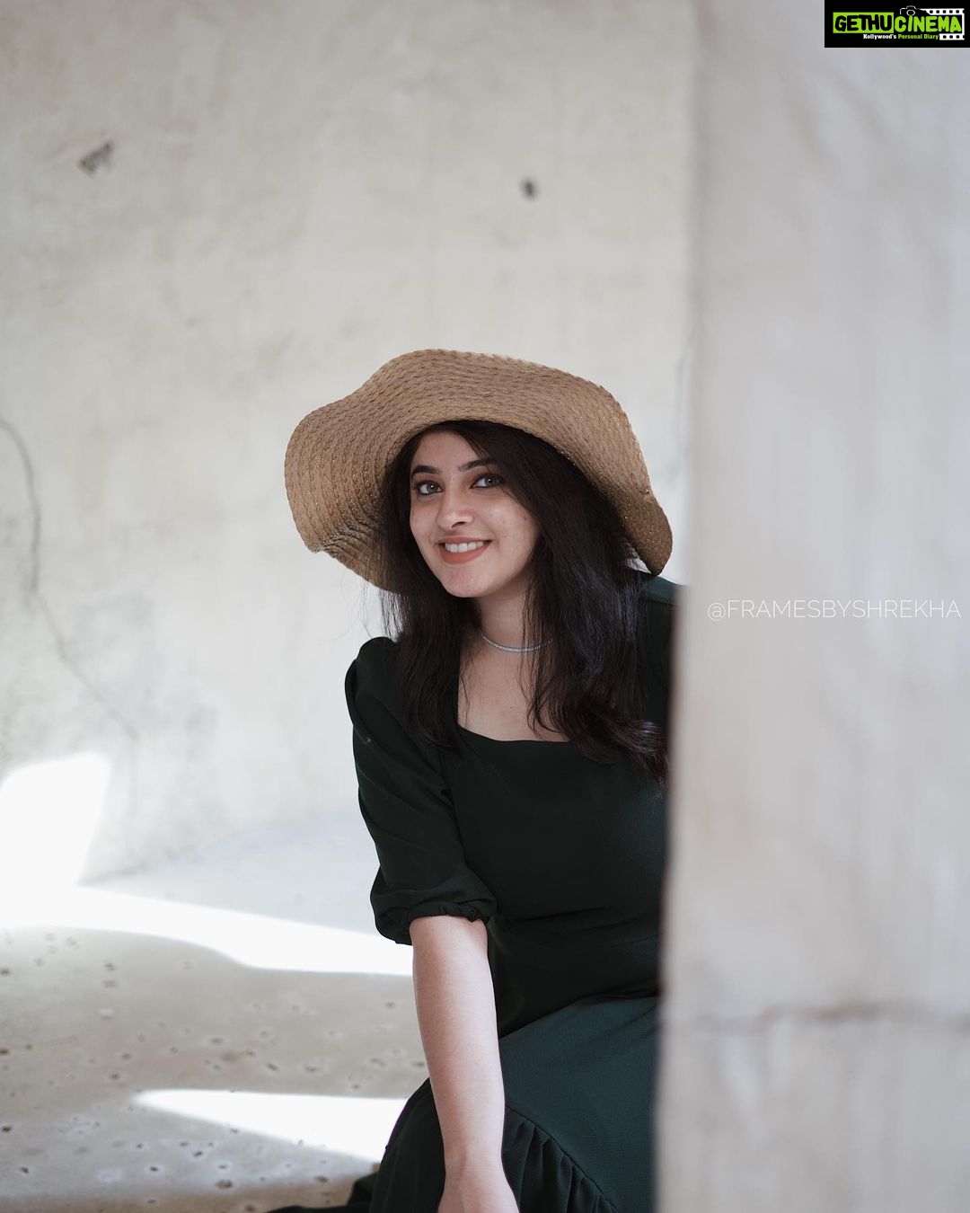 Aima Rosmy Sebastian Instagram - A Stroll by the Seef β¨ P.C @framesbyshrekha πΈ Wardrobe @amazebyashiyajesel π. . . . . . . . . . . In #instagood #instapost #instagram #instaphoto #instatrend #story #storyline #stroll #positivevibes #postiveinspiration #beauty #trending #trendingnow #dubai Al Seef Heritage Souq