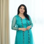 Aima Rosmy Sebastian Instagram - Cling to this vibrant PEACOCK color overcoat salwar set🦚❤️🦚 Perfect outfit for the season!!! Wardrobe @tazzels3 👗 Click by @vineethphotos 📸 . . . . . . . . . . . . . . . . . #fashion #instafashion #instagram #fashiondaily #instadaily #instamood #instalove #blogger #fashionblogger #trending #fashiontrends #trendingpost #trendingcolor Muweillah Comercial, Sharjah UAE