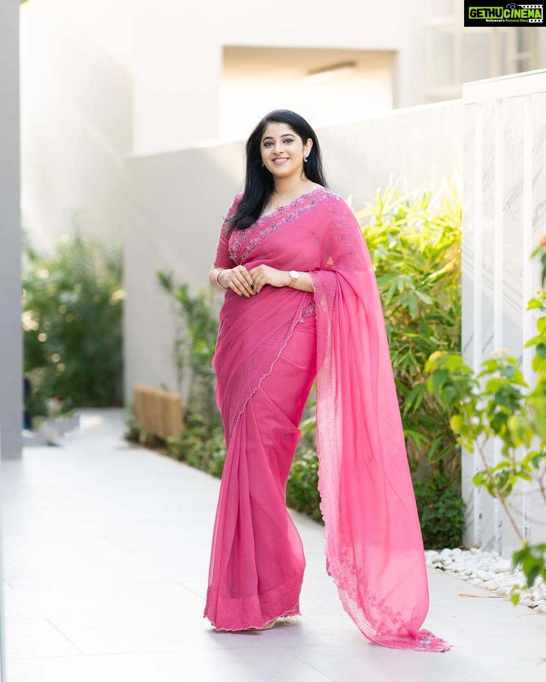Aima Rosmy Sebastian Instagram - I am touched beyond words..I was just admiring your Thaamara saree !!! THANK YOU TAZZELS3 FOR 🪷THAAMARA🪷 SAREE @tazzels3 🥻 Pc : @vineethphotos 📸 . . . . . . . . . . . . . #saree #sareecollection #sareelove #sareelover #sareelovers #sareecollection #sareeblouse #designersarees #designerblouse #trendingreels #trending #trendingnow #trendingsongs #fashionblogger #fashiongram #instagram #instagood #instafashion Muweillah Comercial, Sharjah UAE
