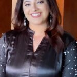 Aima Rosmy Sebastian Instagram - She made my day🥹🫶🏻Most of you guessed it right @aima.rosmy it is..We did the makeover for rdx movie success celebration at cochin. Aima mam is simply a pure ,kind,extremely talented soul..when i recieved the call I immediately said yes and iam so happy that i did.Thankyou @aima.rosmy for getting in touch with us and making us a part of this event❤️🫶🏻 . . . . . . . #trendingreels #reelsofinstagram #trendingreels #reelsinstagram #reelkarofeelkaro #hinduwedding #bridalmakeup #haldi #gulabi #mehendi #keralabrides #bridesofkerala #keralawedding #makeupartistkerala #keralaweddingphotography #keralaweddingstyles #keralabrides #malayaliwedding #bridesofindia #keralamua#rdx #aimarosmysebastian [aimarosmy, rdxmovieactress, minimalmakeup] Grand Hyatt Kochi Bolgatty