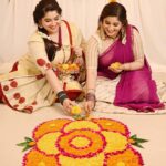 Aima Rosmy Sebastian Instagram - Wishing everyone a Happy Onam 🌺 📸 @sabir_photography_ Wearing 👗 Aina - @ar_handlooms_kuthampully Aima - @pearlsfashionshj