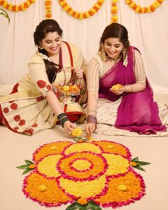 Aima Rosmy Sebastian Instagram - Wishing everyone a Happy Onam 🌺 📸 @sabir_photography_ Wearing 👗 Aina - @ar_handlooms_kuthampully Aima - @pearlsfashionshj