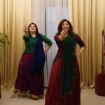 Aima Rosmy Sebastian Instagram - With twinnie @ainaelsmydelson 💃🏻 #dance #dancereels #reelsinstagram #reeloftheday #instadance #instadaily #reels #twins #trending #trendingreels #india #uae