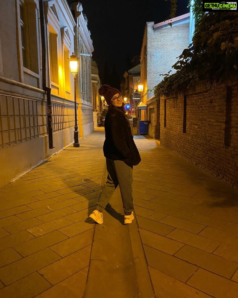 Aima Rosmy Sebastian Instagram - Georgia 🇬🇪 Walk down the roads 👣 #tiblisigeorgia #tiblisi #tourism #couple #night #nightwalk Tbilisi,Georgea
