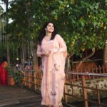 Aima Rosmy Sebastian Instagram - Beautifully handpainted Daffodil 🌼 flowers !!! Thank you @tazzels3 Tazzels3 for this customized handpainted salwar. Click by @premsampaul 📸 Kollam