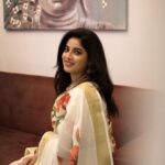 Aima Rosmy Sebastian Instagram - ~ onam edit with the beautiful @aima.rosmy 🥹✨🌼 . . . . #onam #onamshoot #collabedit #collabshoot #onamsaree #onamspecial #uae #shootlife #onamedit