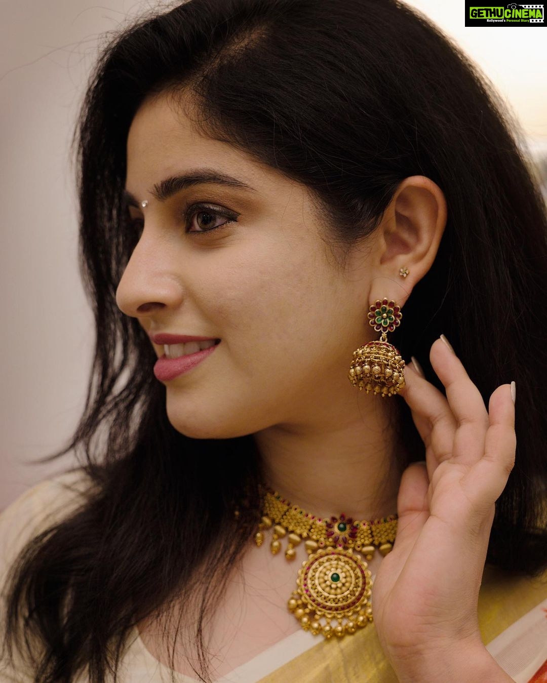 Aima Rosmy Sebastian Instagram - Every piece of jewellery tells a story 💍 Jewels by @moonsilvertrading 🧿 Dubai, United Arab Emiratesدبي