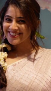 Aima Rosmy Sebastian Instagram - Wrapped in tradition, celebrating Onam with grace and style 🌼🌼

Wardrobe @samrudhi_official 🥻
Earring @peorajewelleryindia 💎
 #onamfestival  #sareelove #onam #onamsaree #trending #trendingsongs #trendingreels #festivemood