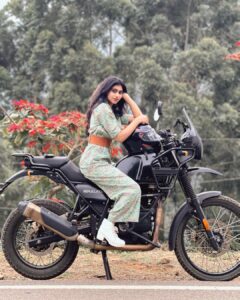 Aishu Instagram - 👀♥️

@alhena_ads
#aishuads #traveldiaries #photooftheday #photogram #ecorock #travelgram
