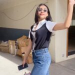 Aishu Instagram – Aishu Arora spotted outside a parking area 😂
Loved all the recreations and really wanted to do this today 😛.
Sending loads of love to @malaikaaroraofficial💋
.
.
Vc: mom❤️😜😝
#aishuads#reelindia#trendingreels
#viralreels #bollywoodhungama #malaikaarora #papparazzi #reelsinstagram #reelingitin #reelindia #bollywoodcinema