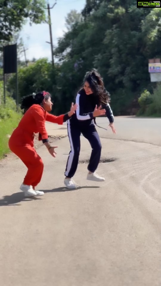 Aishu Instagram - We will show you how to party!! 🎉 @shyji_ads 💐 #chennaicitygangsta #reelsinstagram #reelsinstagram❤️💯 #reelitfeelit #reelsvideo #reelsindia #chennai #chennaithebest#dancechallenge #dancereels #dancer #alhenaads #aishuads