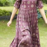 Aishu Instagram - Sol🌻 Outfit :@muchlovestore #aishuads #reelsinstagram #reelsindia #ponniyinselvan #sol #reelitfeelit #reelkarofeelkaro #ethnicwear #traditionalwear #trendingreels #trendingsongs #reelsvideo #dancereels #ps1