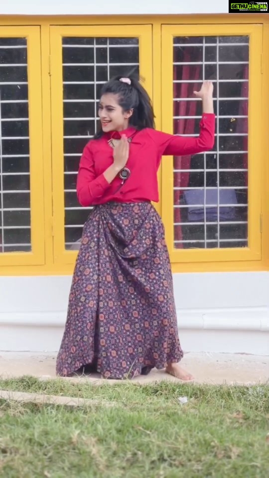 Aishu Instagram - #kannilukannilu💥🦋💎 Here's the new trend ♥️ recreate this new hook step and tag @saregamamalayalam & @aishu_ads @manju.warrier @ahiajayan @mjayachandranmusiczone @prabhudevaofficial #kannilukanniluhookstep #ayishamovie #dancelikeayisha #ayisha @ayisha_movie_official @aamir_pallikal