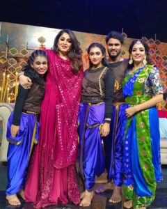 Aishu Instagram - TEAM ADS ON THE FLOOR 🖤🥳

Do watch our combo on stage this Sunday 8p.m @vijaytelevision

So excited for this one!! 🥹

@amir__ads @pavani9_reddy @meramyakrishnan 💙

#vijaytelevision #bbjodigal2 #teamads