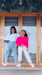 Aishu Instagram - Enjoyed doing this piece🔥💃

With @aishu_ads 😘
Choreographed by @barath_ads_111 

#reelsinstagram #dancereels #adhiradi #superstar #rajinikanth #shivajitheboss #reelitfeelit #tamildancers #aishuads #alhenads