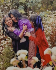 Aishu Instagram - The way @alhena_ads freaks out when I laugh🫣☠️
.
.
.
.
#aishuads #alhenaads #photooftheday #photogram #ootd #loveyourself #picoftheday #picturebook #picture #brighteyesbabes
