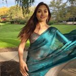 Aishwarya Devan Instagram - The simpler the saree is, the more breathtaking it is. #reels #reelsinstagram #sareelove #reelsindia #reelsvideo #bollywoodstyle #feelingbollywood Connecticut, USA
