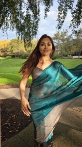 Aishwarya Devan Instagram - The simpler the saree is, the more breathtaking it is. #reels #reelsinstagram #sareelove #reelsindia #reelsvideo #bollywoodstyle #feelingbollywood Connecticut, USA