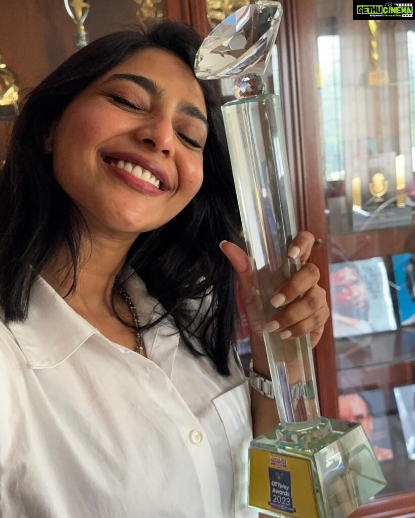 Aishwarya Lekshmi Instagram - Brought home something special for #Ammu ❤ I broke myself and then something happened . That was #Ammu for me , and im proud of every single kind word i hear for being her . Grateful and humbled @ottplayapp for this honour of Best Actor Female (Film ) My director @charukeshsekar , the process we both shared during the filming will always be one of the most valuable and cherished life experiences for me . You are brilliant and i hope #Ammu continues to inspire you everyday to tell many more such beautifully crafted stories. @primevideoin @ksubbaraj @stonebenchers Thankyou for giving hope to a lot of people who resonated with Ammu and for trusting me with the character. You guys are the reason we have something we collectively and proudly own .A gift that continues to keep on surprising in more ways than one . Our A - team @naveenchandra212 , @actor_simha_offcl , @anjali_ameer___________ , @maala.parvathi, Satya mam @apoorva_shaligram @radha_sridhar @mandardewalkar @padmavathimalladi14 @sridhar.siddu123 , @i_am_yukesh @harisudhan and every single member of cast and crew . This one i dedicate to you . We share this together . We made her together . My personal team who has always been there for me and worked with me to co create Ammu , @stephy_zaviour , @tssaneesh , @chinnisrinu_stylist @seema_haridas_official and lifeline @thanga_18 @al.velu.3 . Thankyou for bringing your A game always . #Ammu was my first direct OTT feature that was dubbed in multiple languages , so even though it was a Telugu original from @primevideoin , the number of people that we could reach surpassing the barrier of language was a revelation for me . Thankful to the technical team and dubbing artists who made sure that the essence and the spirit of #Ammu could be savoured by all. That is the reason why this Malayali girl who did a Telugu film , potrayed a Telugu woman is able to hear such kind and encouraging words in every language because we got audience from everywhere in India . Humbled and truly Grateful for all the blessings that has come my way for #Ammu. #OTTplayAwards2023 #Danubeottplayawards2023