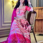 Aishwarya Sakhuja Instagram - May the festival of lights illuminate our lives with prosperity, happiness and peace! दीपावली और नव वर्ष की शुभकामनाएं 🪔✨ . . Styled by: @yourstylistforever Outfit: @ethnicplus.in . . #diwali #newyear #ootd #festivewear #fyp #goodtimes #goodvibes #aishwarysakhuja