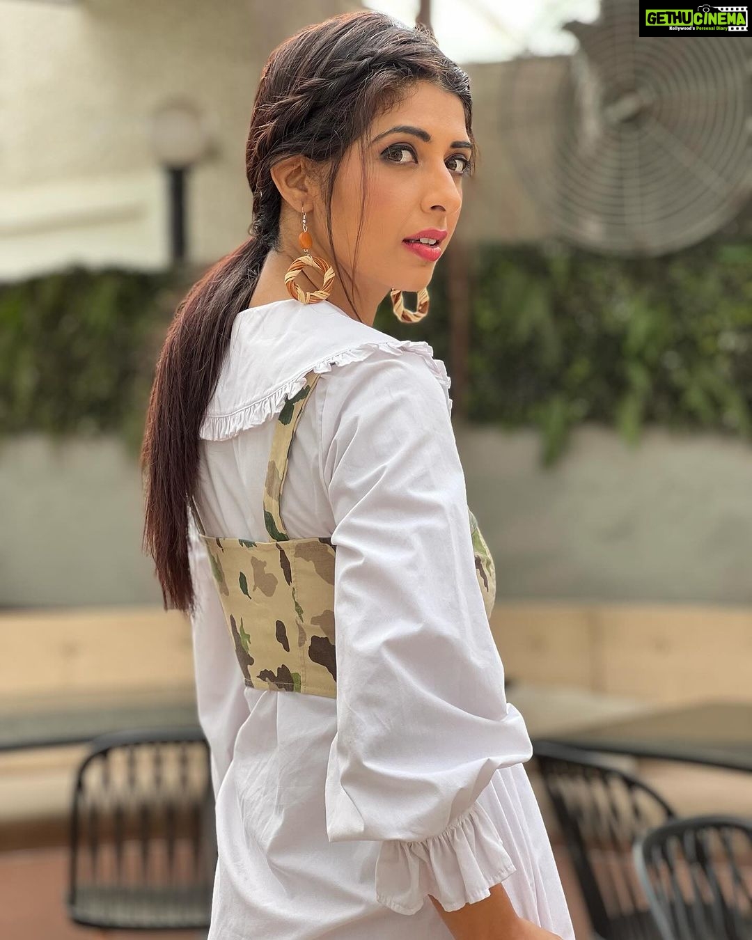 Aishwarya Sakhuja Instagram - Some vintage vibes with a hint of modernity…because staying updated and sticking to our roots is equally important! . . 📍: @vloungedeckbytochl . . #vintage #modern #vibes #weekend #fyp #ootd #potd #aishwaryasakhuja
