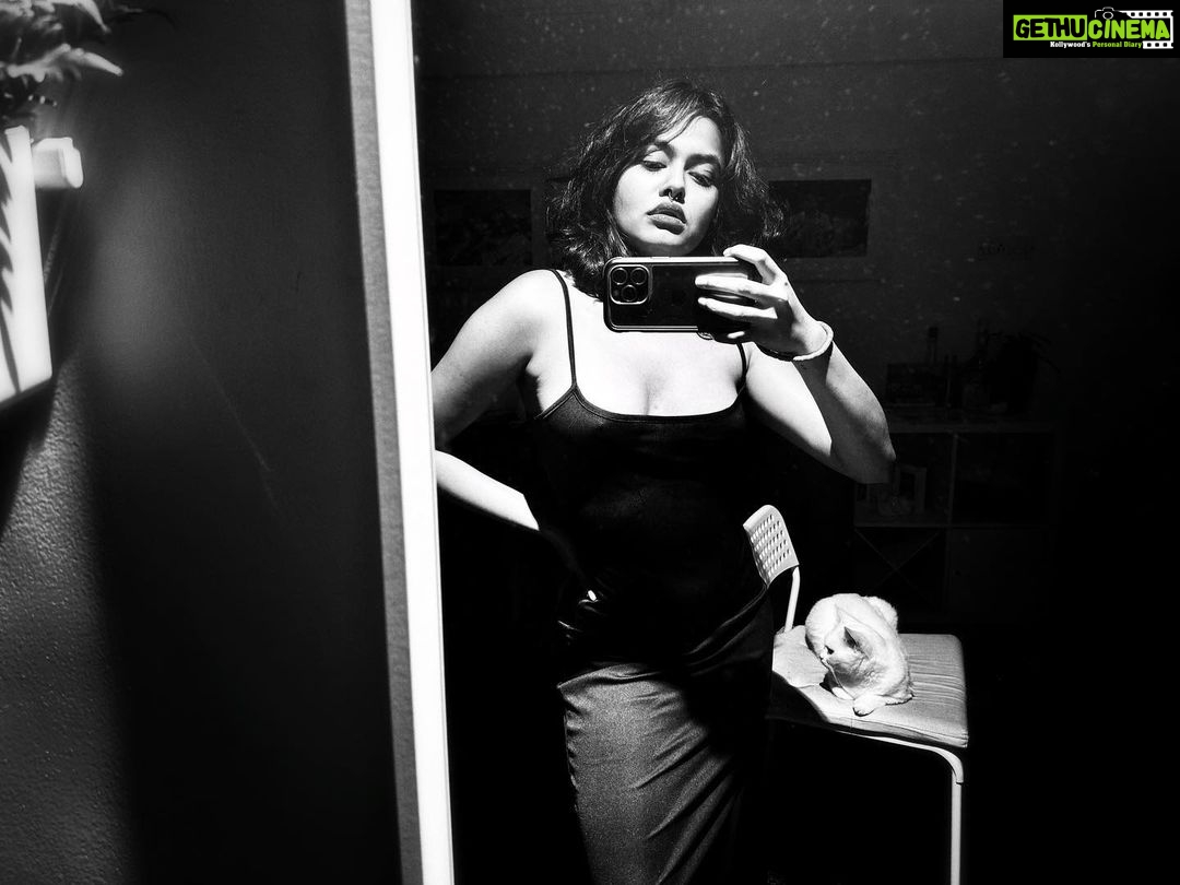 Aiswarya Suresh Instagram - #selfportrait