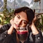 Aiswarya Suresh Instagram – Sunshine and wine with @anannyaj_s Mumbai, Maharashtra