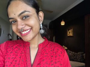 Aiswarya Suresh Instagram - @ze_aura earrings ♥️ such quirky designs. Love them