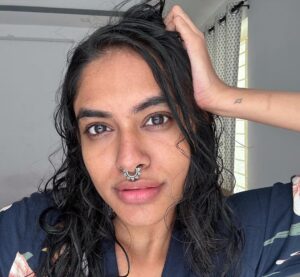 Aiswarya Suresh Instagram - Been a while I did threading on my eyebrows. But I’m liking it grow wildly too. ☺️ #raw