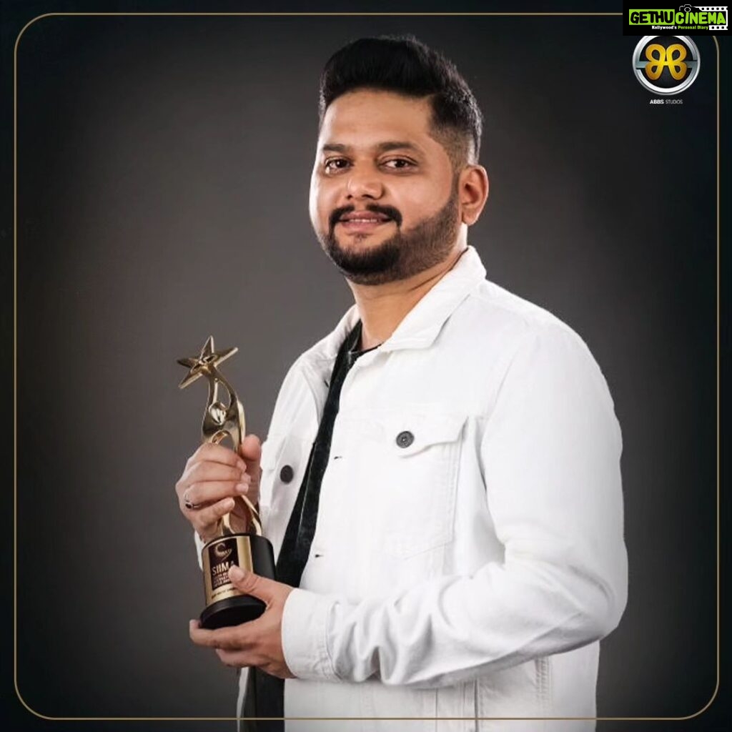 Ajaneesh Loknath Instagram - Grateful to receive the SIIMA Award for Best Music Director for #KANTARA! Thank you for all the love and support you have showered on me and the team. @hombalefilms @rishabshettyofficial @kantarafilm #SIIMA2023 #ABBSStudios @bobby_c_r