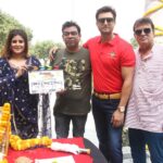 Akanksha Awasthi Instagram - Muhurat Of Accidental Dulha 🎥 🎬 . Banner : Aks Pathshala Entertainment Producer : Vivek Kumar Director : Anand Singh DOP : Ayub Ali Khan . . . #newmovie #shooting #bhojpuri #bhojpuri_song #bhojpurireels Mumbai, Maharashtra