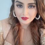 Akanksha Awasthi Instagram - ek uncha lamba kad 😉 . . . . . . . #bollywood #bollywoodsongs #songs #reelsinstagram #reelitfeelit #love #instagood #instagram #in #bollywoodstyle #style #love #reels #ree #reelsindia Mumbai, Maharashtra