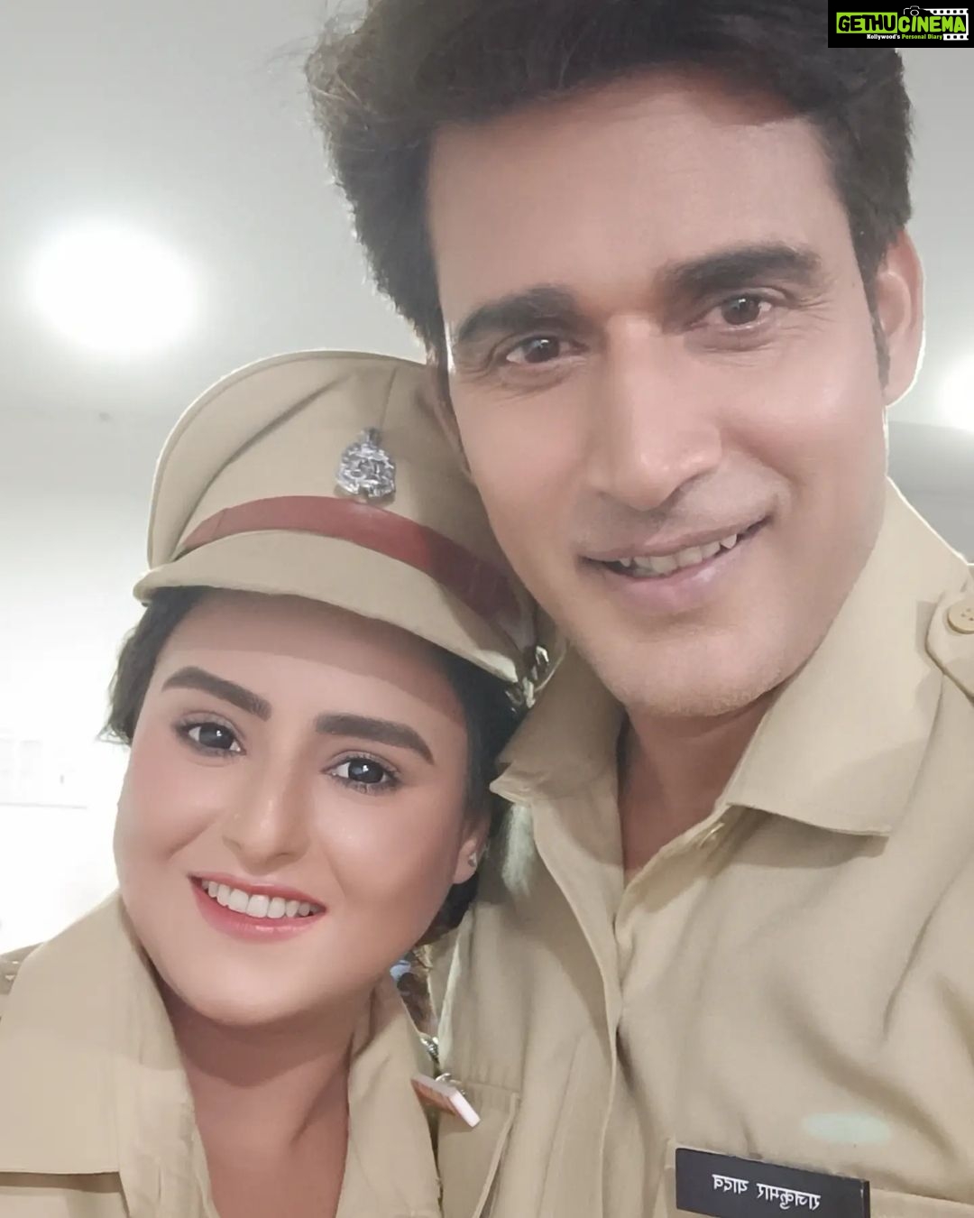 Akanksha Awasthi Instagram - On set #chingari do vardidhari✌️