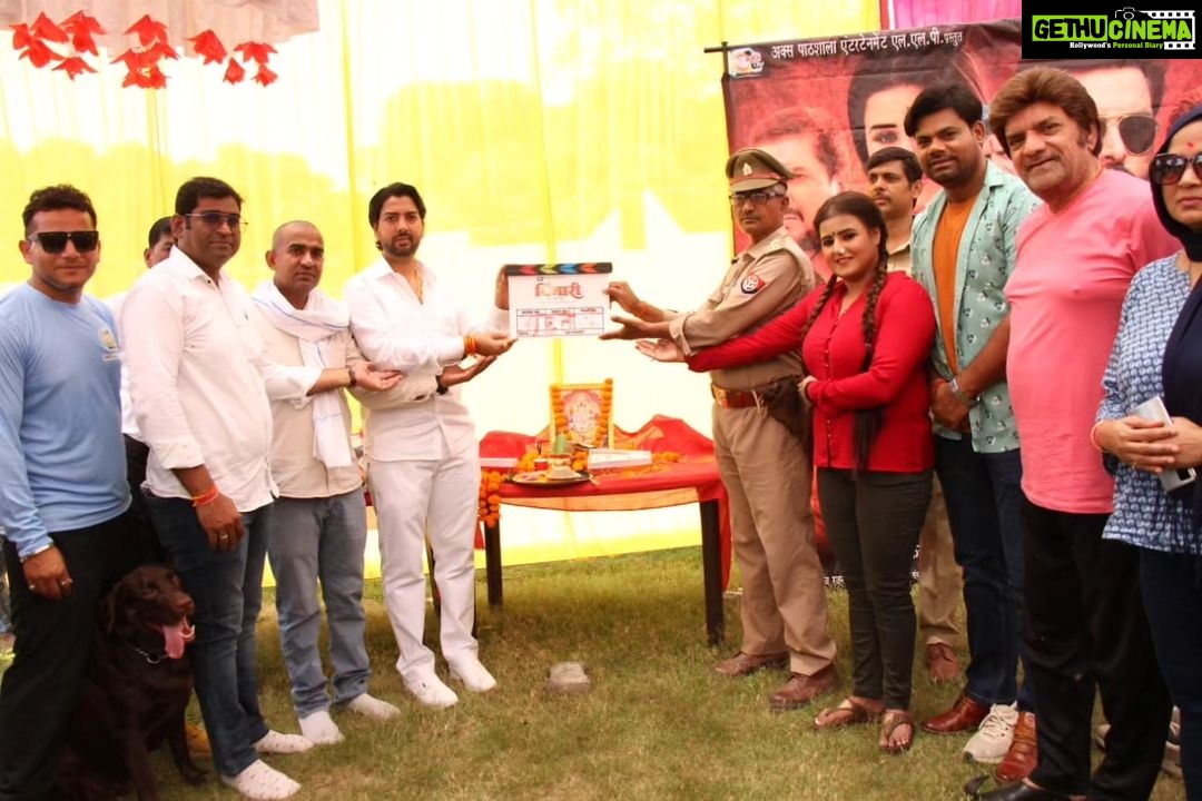 Akanksha Awasthi Instagram - AKS PATHSHALA ENTERTAINMENT LLP presents CHINGARI Bhojpuri movie चिंगारी लगेगी जरूर... PRODUCER - VIVEK KUMAR SIR DIRECTOR - KANHAIYA S VISHWAKRMA (ME). WRITER - RAKESH TRIPATHI BHAIYA D. O. P - PRAKASH JI. MUSIC - MADHUKAR ANAND JI , RAJNISH MISHRA BHAIYA ART DIRECTOR - RAM BABU THAKUR ASSOCIATE DIRECTOR - RAVI TIWARI JI CREATIVE HEAD- KRISHNA YADAV BHAIYA EX. PRODUCER - ROHIT SHARMA JI LOCATION MANAGER - NITIN JI CHOROGRAFHAR - KANU MUKHARJEE. MACKUMAN TEAM- MANAD KUMAR , ANAND DADA, KIRAN JI ASSISTANT DIRECTOR - KULDEEP MISHRA JI, SONU SAMAN MAHI JI, KAJAL PANDEY JI PRODUCTION MANAGER - PANKAJ JI, AWDESH JI, ASHOK JI, STARCAST - KUNAL SINGH BHAIYA, AKANKSHA JI , @vikrant8235 , @ranichatterjeeofficial, @sanjaypandeyofficial, @maya.yadav_offical , @vinit__vishal, @devsingh6780, @ayazkhan701, JASHVINDER JI, KRISHNA YADAV JI, RAVI TIWARI JI ..
