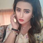 Akanksha Awasthi Instagram - Some days you just have to create your own sunshine. ❤️❤️❤️ . . . . #reel #reels #reelsinstagram #instagram #reelitfeelit #trending #love #viral #explore #instagood #explorepage #follow #r #reelkarofeelkaro #el #like #india #photography #instadaily #reelsvideo #followforfollowback #foryou #fashion #instagramreels #likeforlikes #reelsindia #video #music