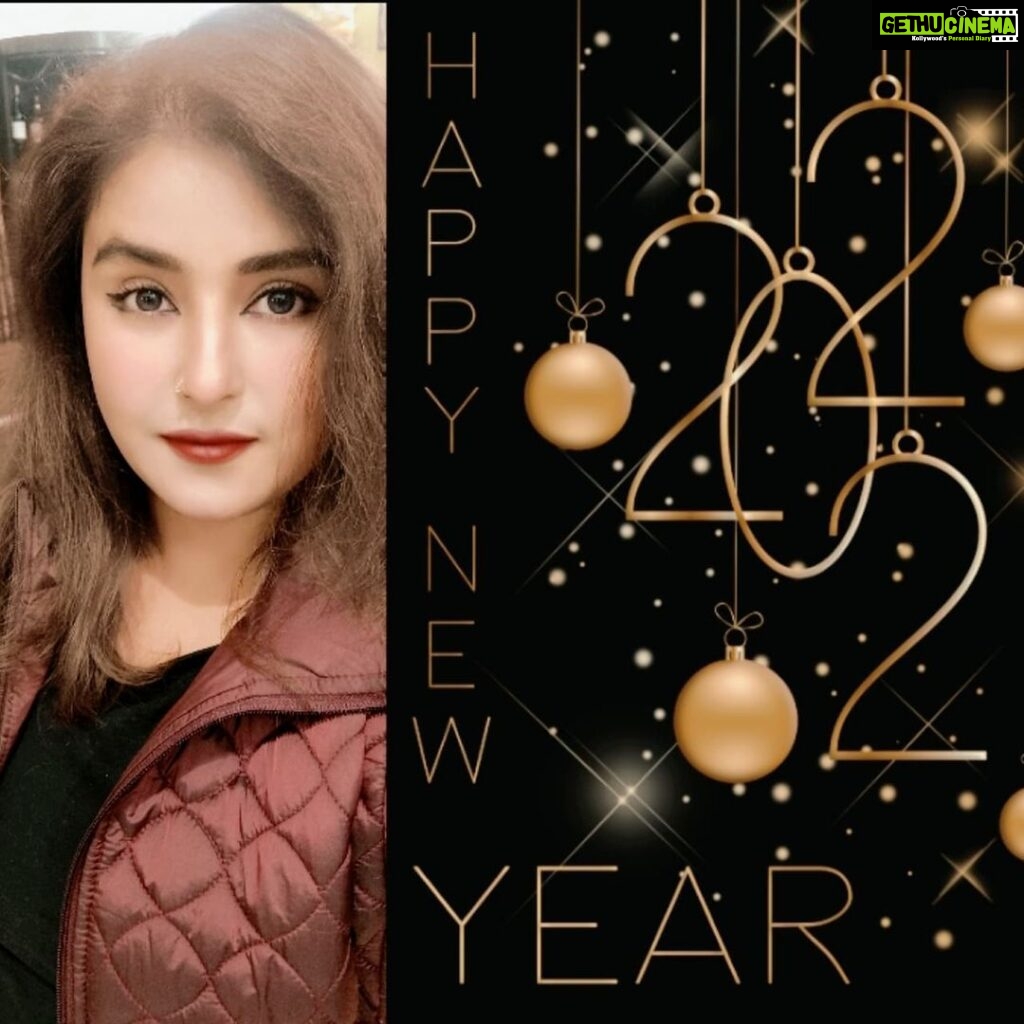 Akanksha Awasthi Instagram - आपकी आंखों में सजे हैं जो भी सपने और दिल में छुपी हैं जो भी अभिलाषाएं यह नया साल सच कर जाए.. नव वर्ष की हार्दिक शुभकामनाएं❤👯‍♂️🎊💐 #happynewyear #2022