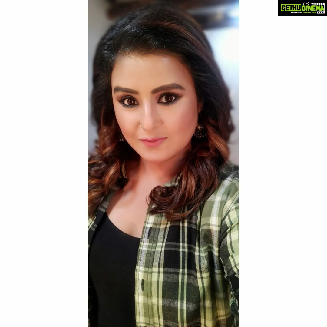 Akanksha Awasthi Instagram - Even the stars were jealous of the sparkle in our eyes. 😉❤️ . . . . #likes #like #follow #likeforlikes #love #instagood #instagram #followforfollowback #followme #photooftheday #photography #bhfyp #instalike #l #instadaily #picoftheday #likeforfollow #fashion #beautiful #me #followers #smile #likeforlike #myself #followback #f #comment #followforfollow #likesforlikes #artist