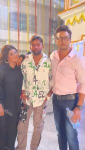 Akanksha Awasthi Instagram - Song shoot of #accidentaldulhabhojpurimovie …
 With @vikrant8235 ji , @aakankshaawasthi9 ji ..
 Writer ✍️ = @manojpandey ji ..
Producer = @viveksinha ji ,.
 Director = @anandsingh4896 ji …